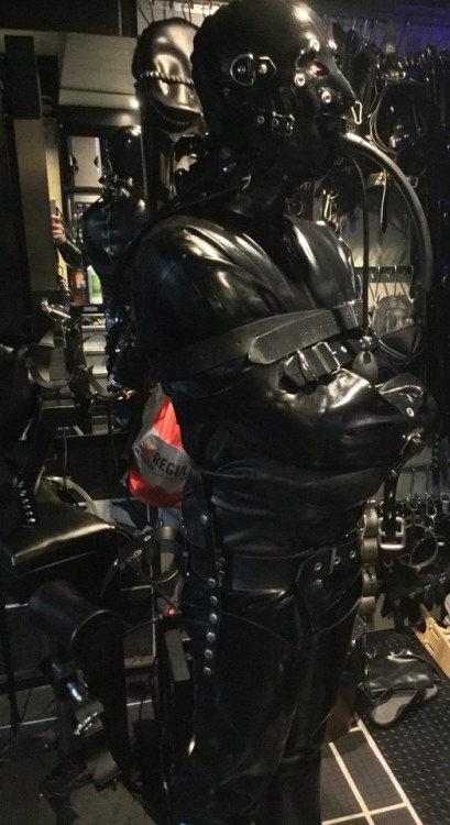 rubbermst:Slave in straightjacket