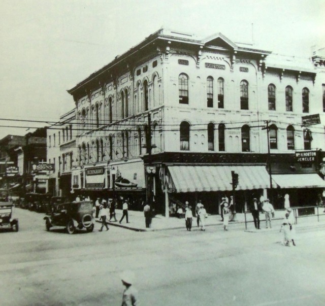 Downtown Flint (ca. 1920) - Fli City Chronicle