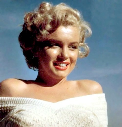 alwaysmarilynmonroe:Marilyn in the summer of 1952.