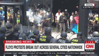 【衝撃映像】CNN本社に爆発物が投げ込まれる！  全米に抗議デモ拡大