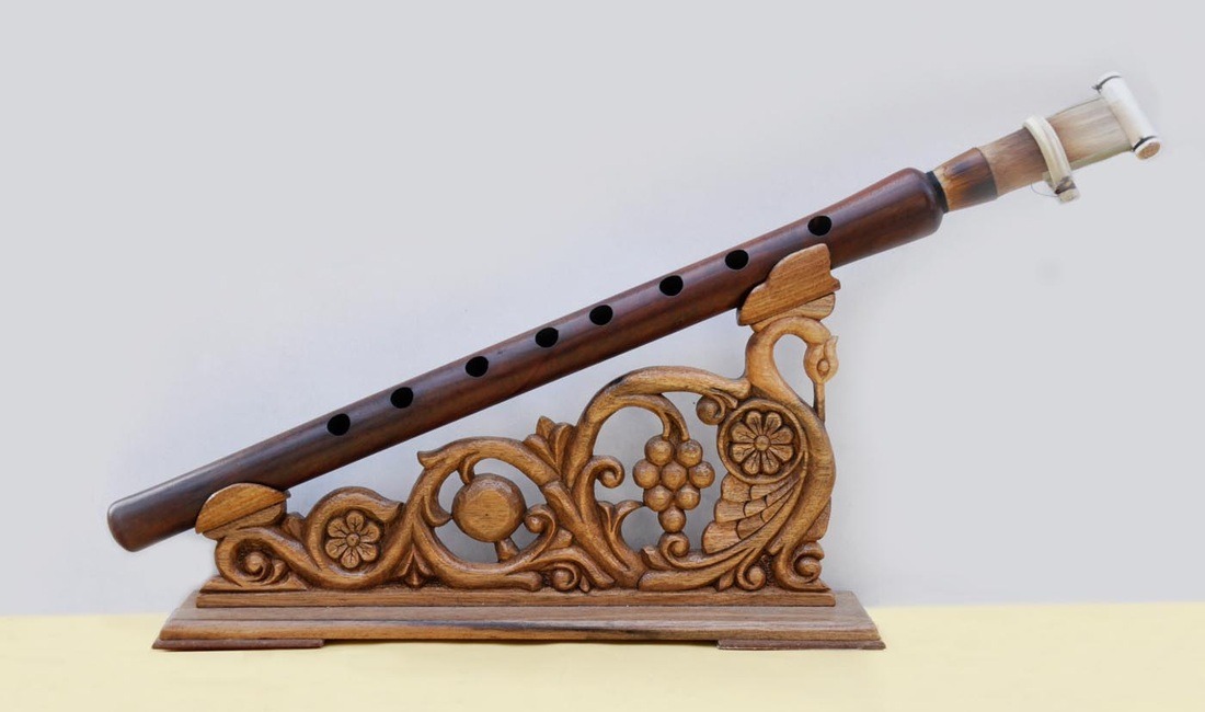 armenian instrument duduk        
        <figure class=