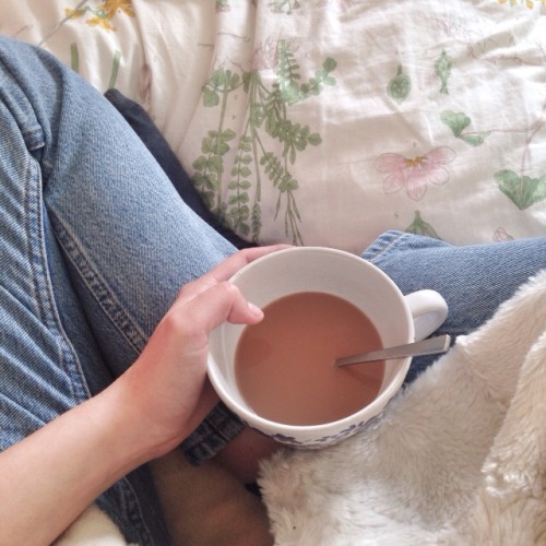 blossomalida:Hot chocolate, mom jeans, cozy blankets and Studio...