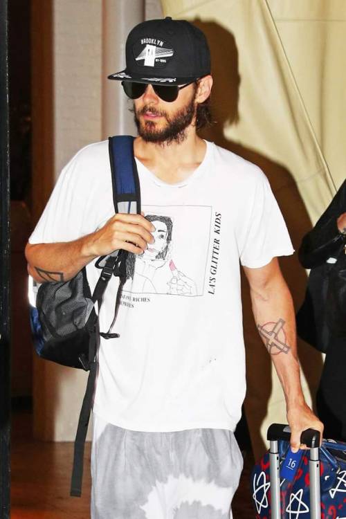 Jared Leto leaving a hotel in New York City... - LovefromMars