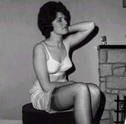 @Sexy Vintage Housewife