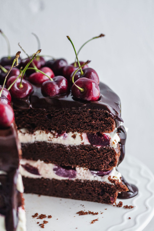 sweetoothgirl:Black Forest Cake