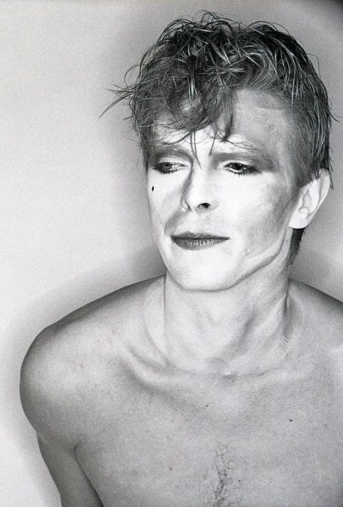 dustonmars:Scary Monsters album photoshoot close-ups.