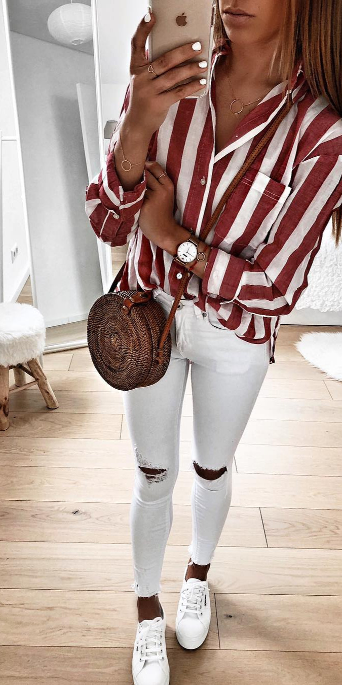 60+ Amazing Spring Outfit Ideas to Feel In Love With - stylish, celebrity homes, #Beauty, #Photo |Anzeige| So wir gehen jetzt noch mit der Family essen Ich habe meine Mami nheute noch gar nicht gesehen Aber dafwaren wir gestern noch den ganzen Tag zusammen unterwegs Ich finde man sollte seine Mama nicht nur besuchen, beschenken oder etwas unternehmen, weil Muttertag ist , sondern immer mal Trotzdem freut sie sich natauch heute wenn wir gemeinsam essen gehen und wir sie Ich weuch noch einen schAbend , ootd , dailylook , dailyoutfit , outfit , outfitinspiration , whitepants , stripes 