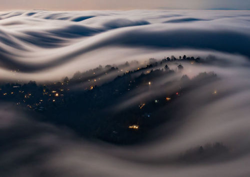 flowartstation: Fog waves: photographer Nick Steinberg captures...