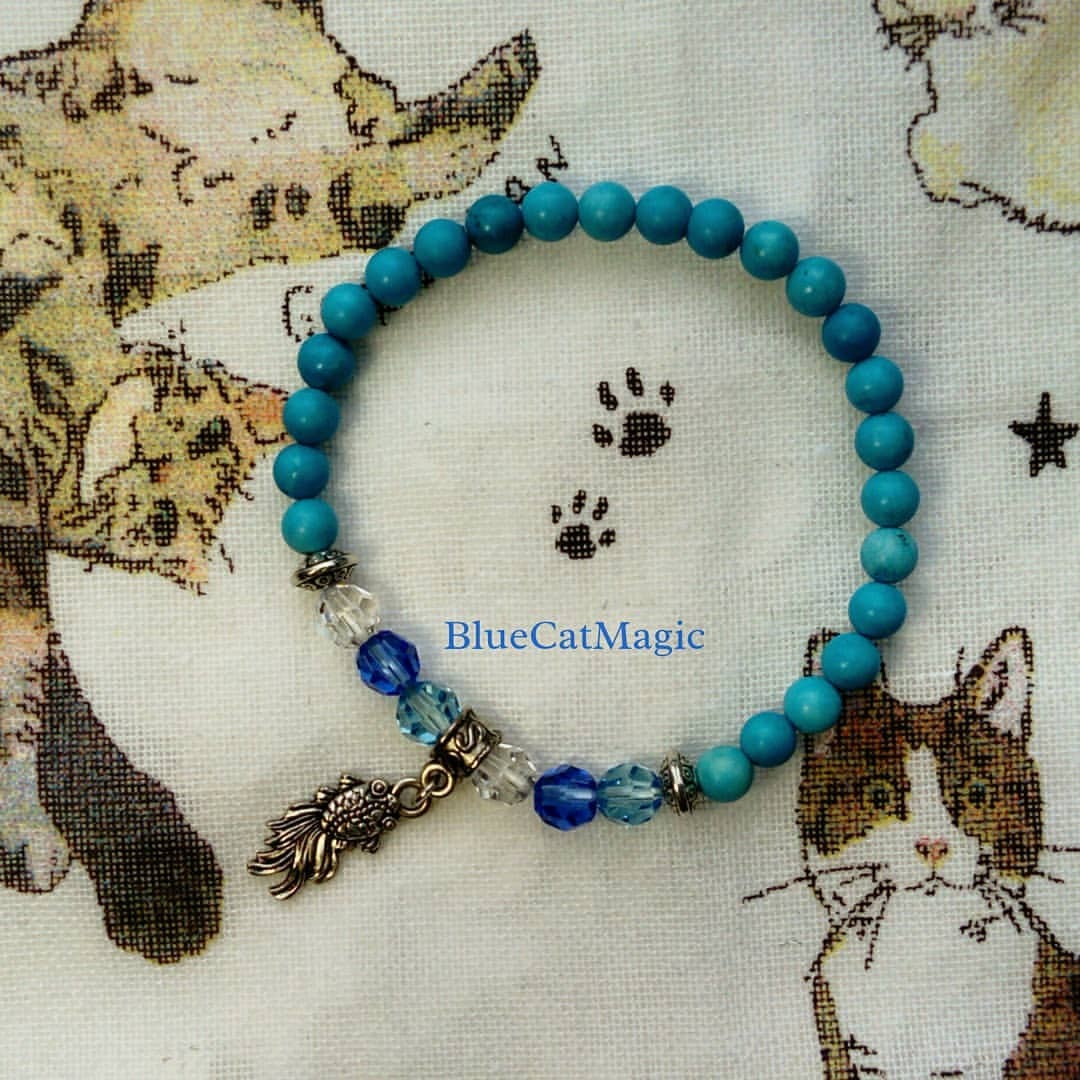 BlueCatMagic — Goldfish bracelet with the Swarovski beads in this...