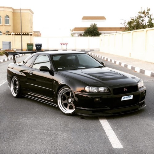 gtrv-spec:gentlemanracedriver:R34Work Hard