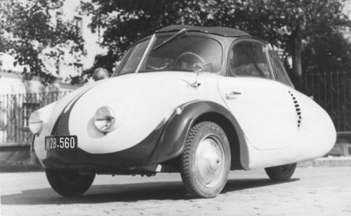 floopyswa6:A West German microcar. There is no information...