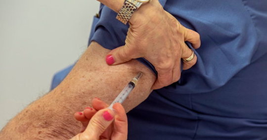gallusrostromegalus: systlin:   akamuffintop:  Should Adults Get a Measles Booster Shot? Were you born between 1957 and 1989? It may be worth getting a lab test to see if you are immune to measles. I know for a fact that I had my MMR immunizations when