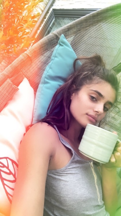 Relaxing Taylor Marie Hill Victorias Secret Model supermodel beautiful sexy woman photo