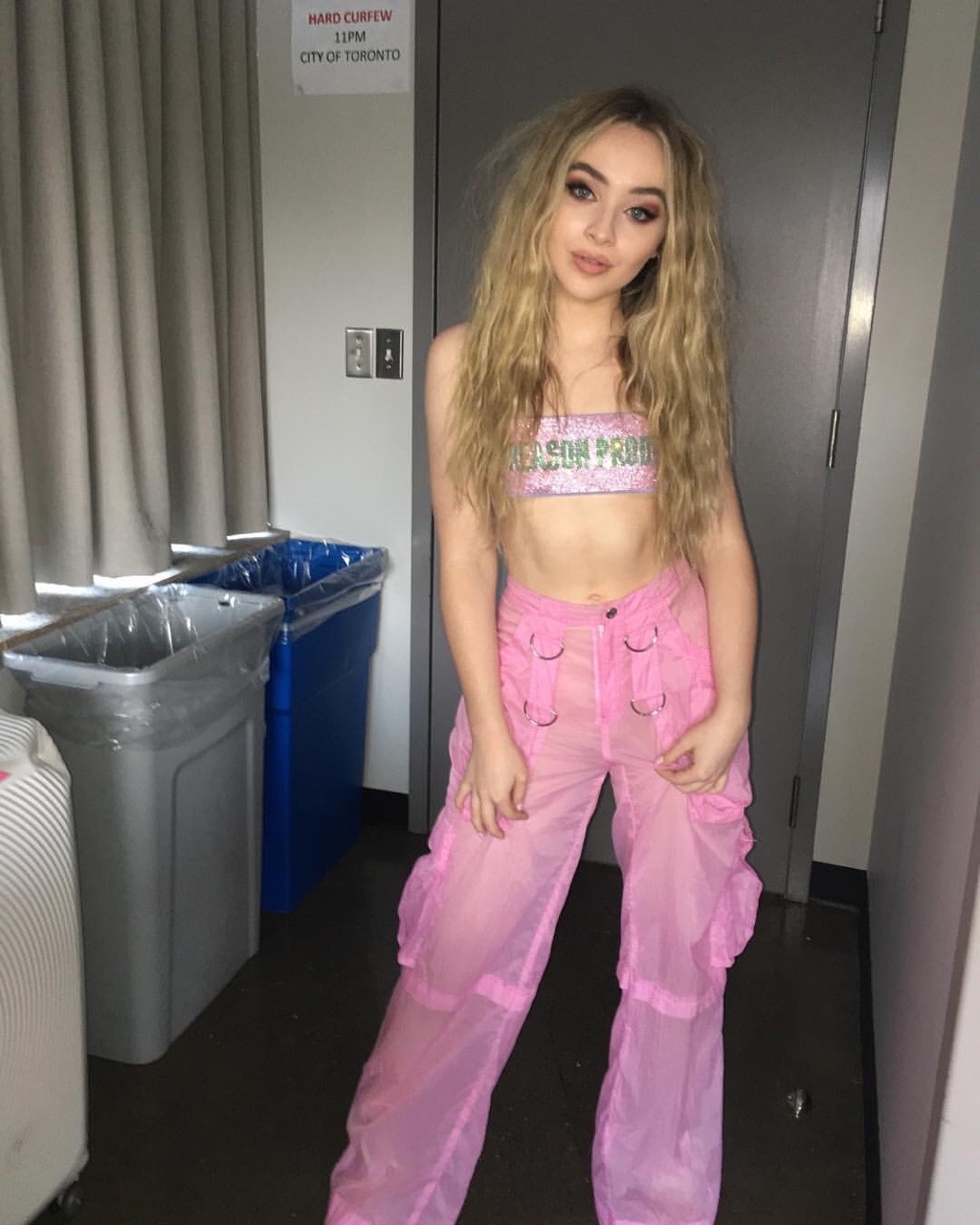 Sabrina Carpenter Updates