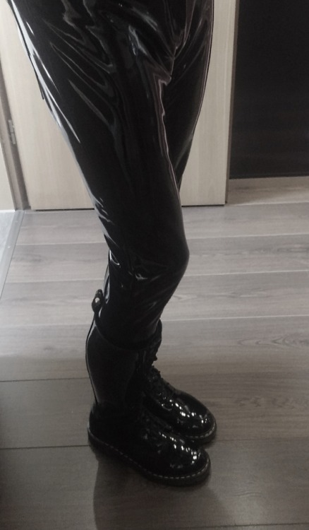 doc-martens-latex-sissy-fetish:Love my today´s outfit <3 :)