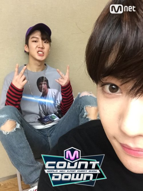 fy-winner:160218 MCountdown backstagehe’s too...