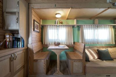 karate-and-friendship:<br /><br />Joe’s Truck House via Tiny House Swoon, photos taken by Ilan Nachum. <br />Alternative living is such a neat thing!<br />