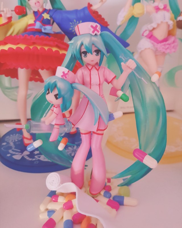 miku nurse figure