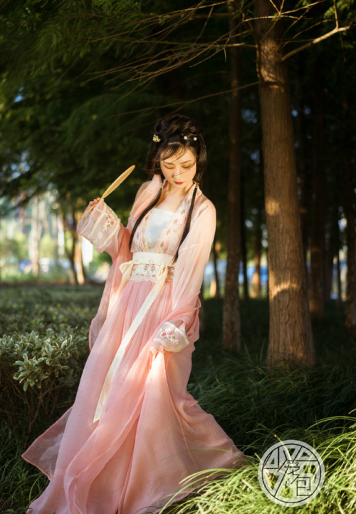 hanfugallery:Chinese hanfu by 小笼包汉服工作室