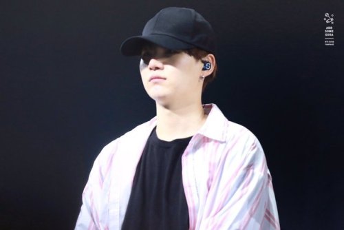 yoongislaugh:a thread of yoongi wearing caps bc he looks so...