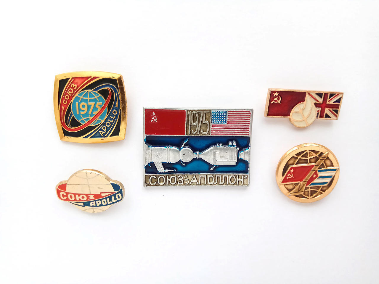 Space exploration USSR + USA, UK, Cuba - vintage pins (choose and buy here)