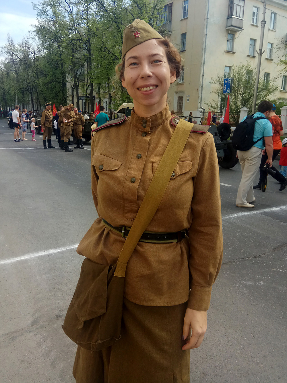 Here’s my friend Olya. She’s wearing a WWII outfit and she was in one of the historical trucks in the parade. I think I want to do that too next year. I’m coming to terms with the idea of wearing war uniform (but it still terrifies me.)