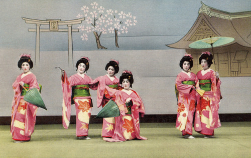 Niigata bijin Funae no yon ri (haru) 1930s (by Blue Ruin1)
“ Captioned 新潟美人 舟江の四李 (春) Niigata beauty Funae region for quarter year (spring)
[A festival of dancing for three days and three nights used to be held in Niigata about 300 years ago when...