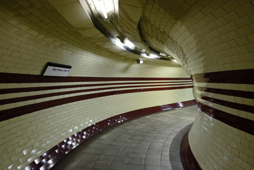 scavengedluxury:Northern Line. London Underground, October 2015....