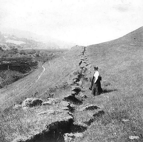 whitedogblog: “A picture of the San Andreas fault line northwest of Olema in Marin County. The rupture was the result of the 1906 San Francisco Earthquake. The fault marks the border between the Pacific Plate, which slips northward, and the North...