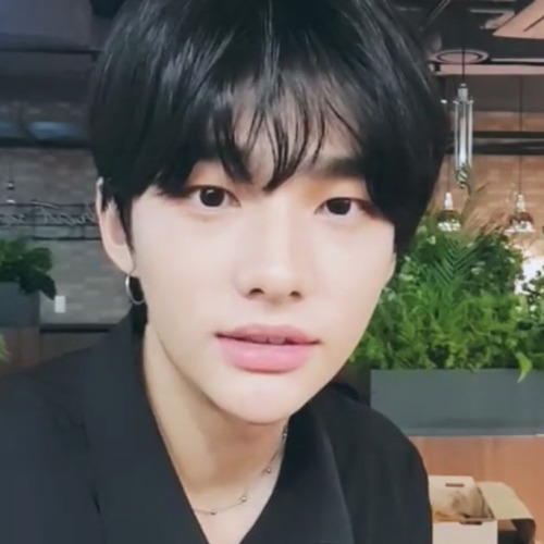 hyunjin vlive icons (request) - 9 or none