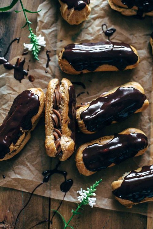 sweetoothgirl:BEST HOMEMADE CHOCOLATE ECLAIRS