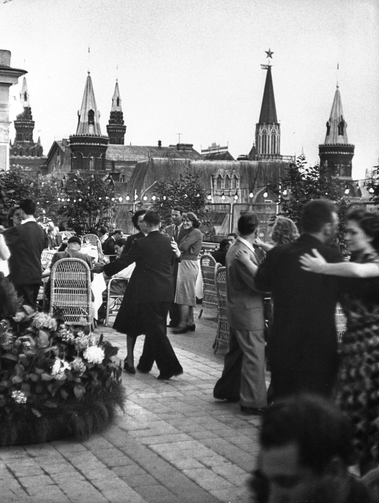 Moskva Hotel terrace near the Red Square (Moscow, 1955)