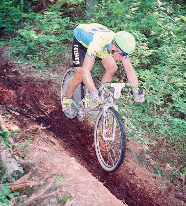 Filedan — stuwj-velo: John Tomac on a Yeti C-26 during 1990,...