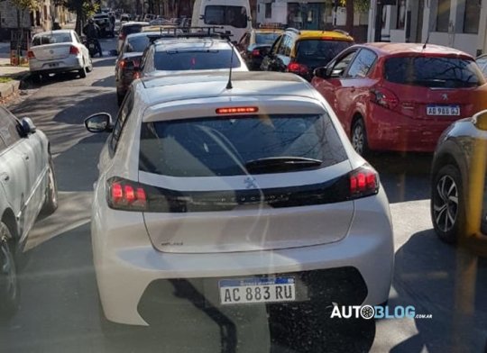 novo peugeot 208 traseira flagra argentina