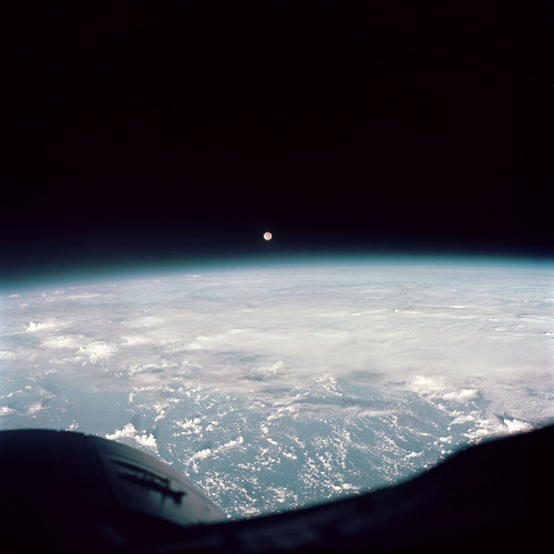 unhistorical:Visions of Earth from Gemini VII (December 4-18,...