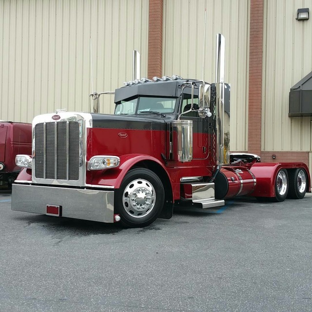 Semitrckn — Peterbilt custom 389