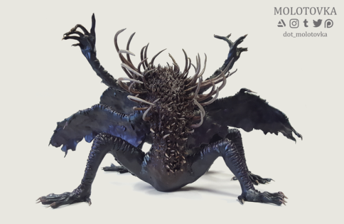 molotovka:Gaping Dragon Sculpture