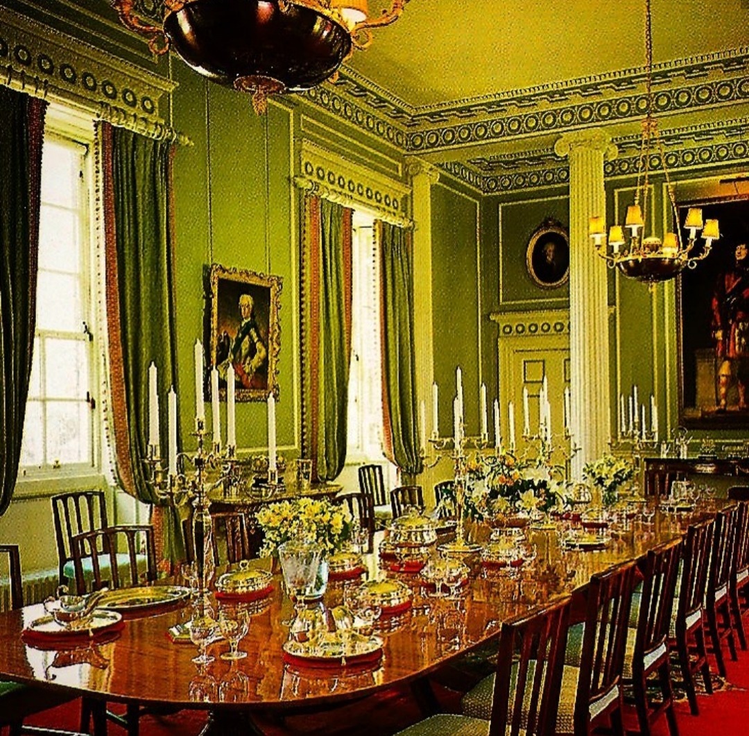 The Ninth Earl — The resplendent dining room of Holyrood Palace,...