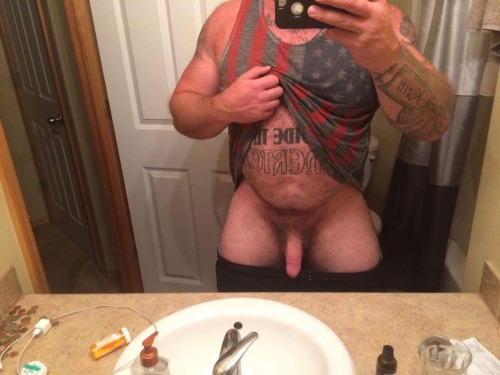 bostoncub22:paloer:Monster beefy daddy has a thick...