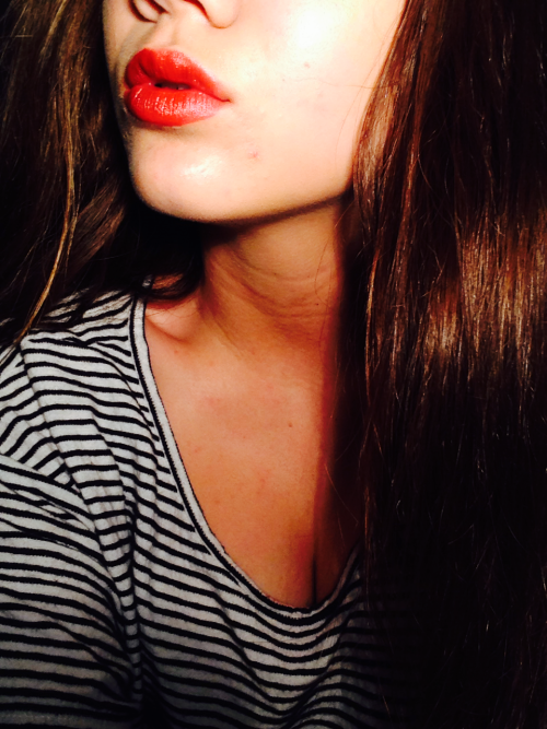 tagged/me me photos of me stripes red lips brown hair girl short hair grunge dark grunge dark hair soft grunge hipster indie rosy bubblegum gypsy mine selfie sorry pretty