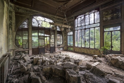 nevver:Life in Ruins, Matt Emmett