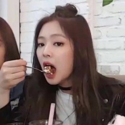 Girl Group Eating Tumblr