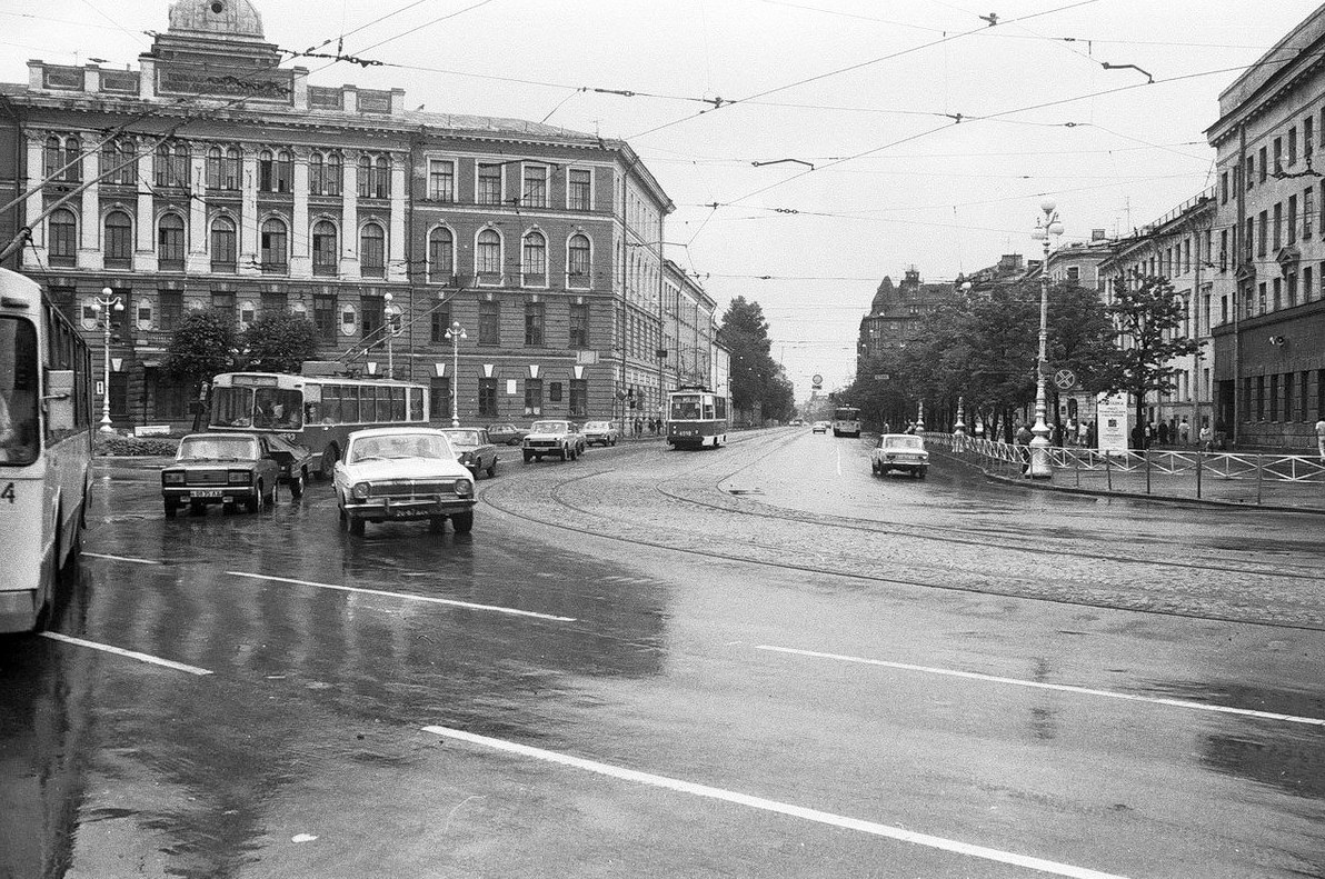 Zagorodny prospekt in Leningrad (1989)