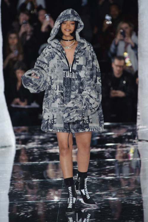 louisvuitttonn:Rihanna closing Fenty x Puma RTW Fall ‘16