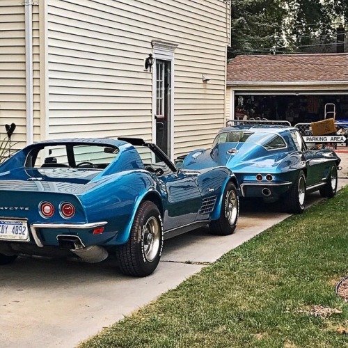 utwo:Vettes© todd kraemerOne lucky SOB or rich, in either...