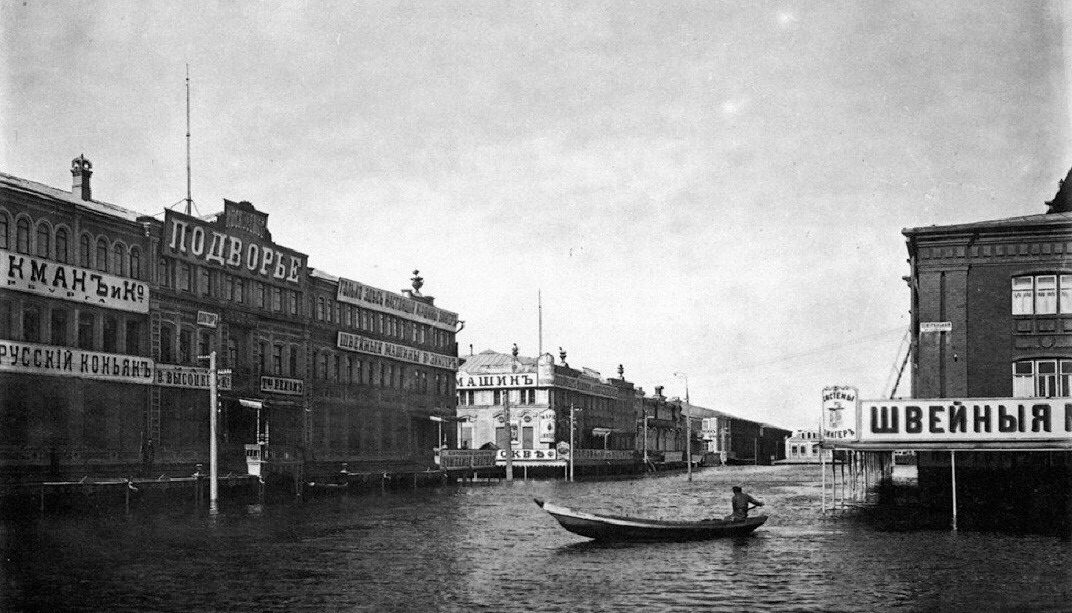 Nizhny Novgorod during the flood in 1867.
Betancourt embankment, photo by M. Dmitriyev.