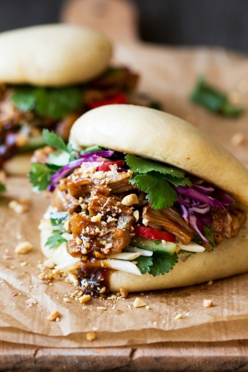 alloftheveganfood:Vegan Jackfruit Sandwich Round UpVegan Gyros...