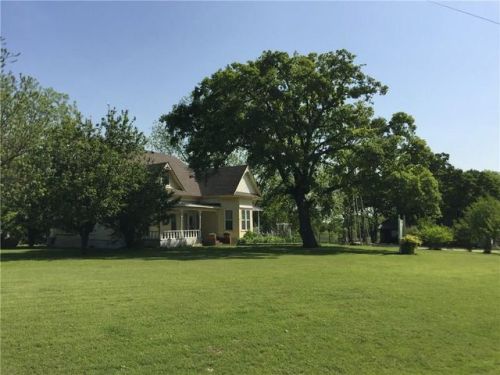 househunting:$213,405/5 br/3000 sq ftHillsboro, TXbuilt in...