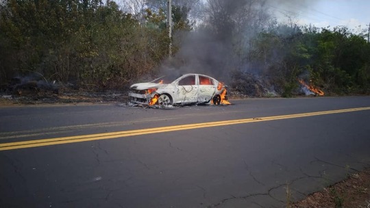 Há menos de um mês nas lojas, já é a segunda vez que um novo Chevrolet Onix Plus pegou fogo, e a marca não explicou as ocorrências