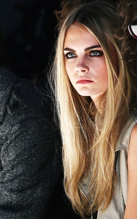 Tren Gaya 63+ Wild Cara Delevingne